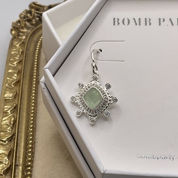 Bomb Party Silver Plated and Green Quartz Gemstone fish hook Earrings - Picture 3 of 11